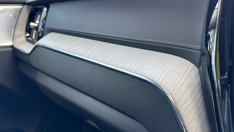 Volvo XC60 2.0 T8 [455] PHEV Ultra Dark 5dr AWD Geartronic Estate